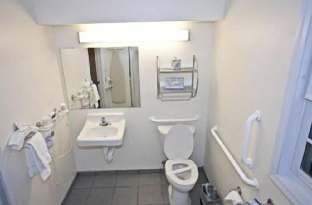 Executive Room, 1 King Bed, Accessible photo 2