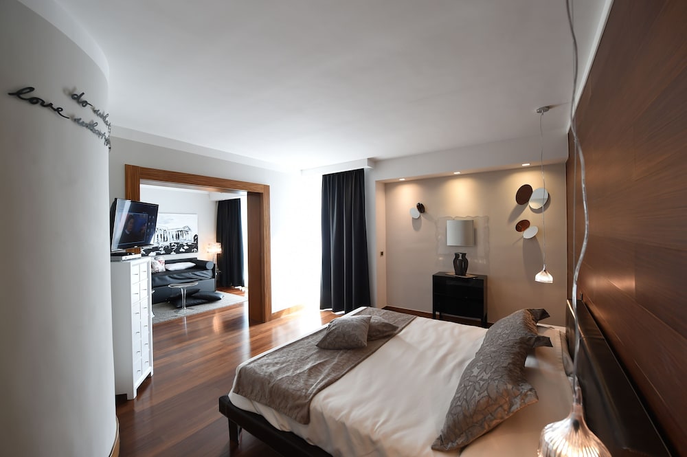 Suite, Sea View - Photo 1
