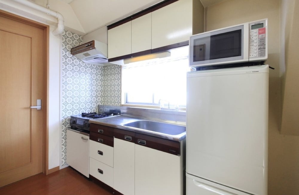A large room for families use (W/Washing Machine) photo 1