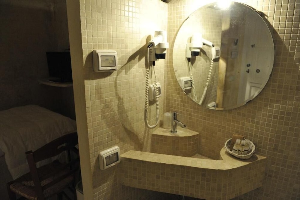 Single Room (1001) photo 3