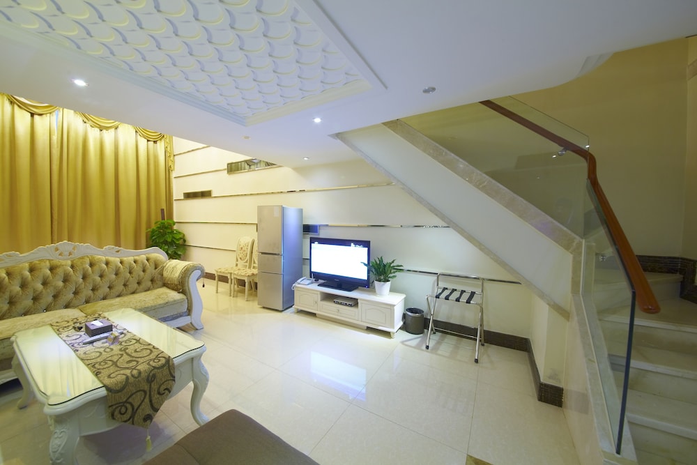 Deluxe Suite(Three bed room for 5 person) photo 2