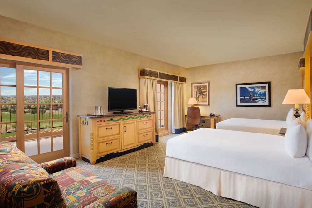 Suite, Two Queen Beds photo 2