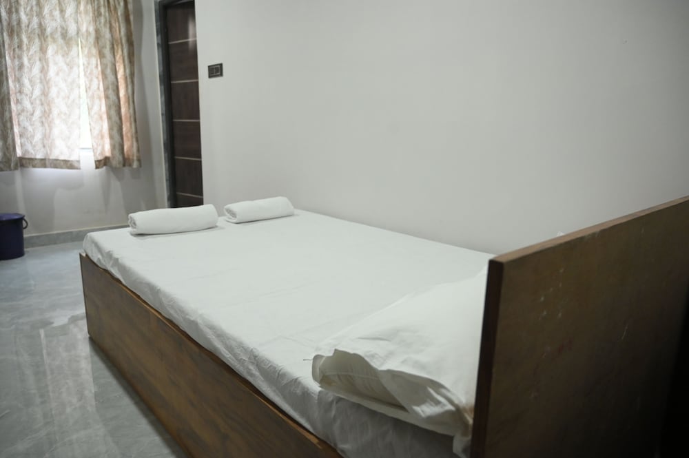 Basic Single Room photo 3
