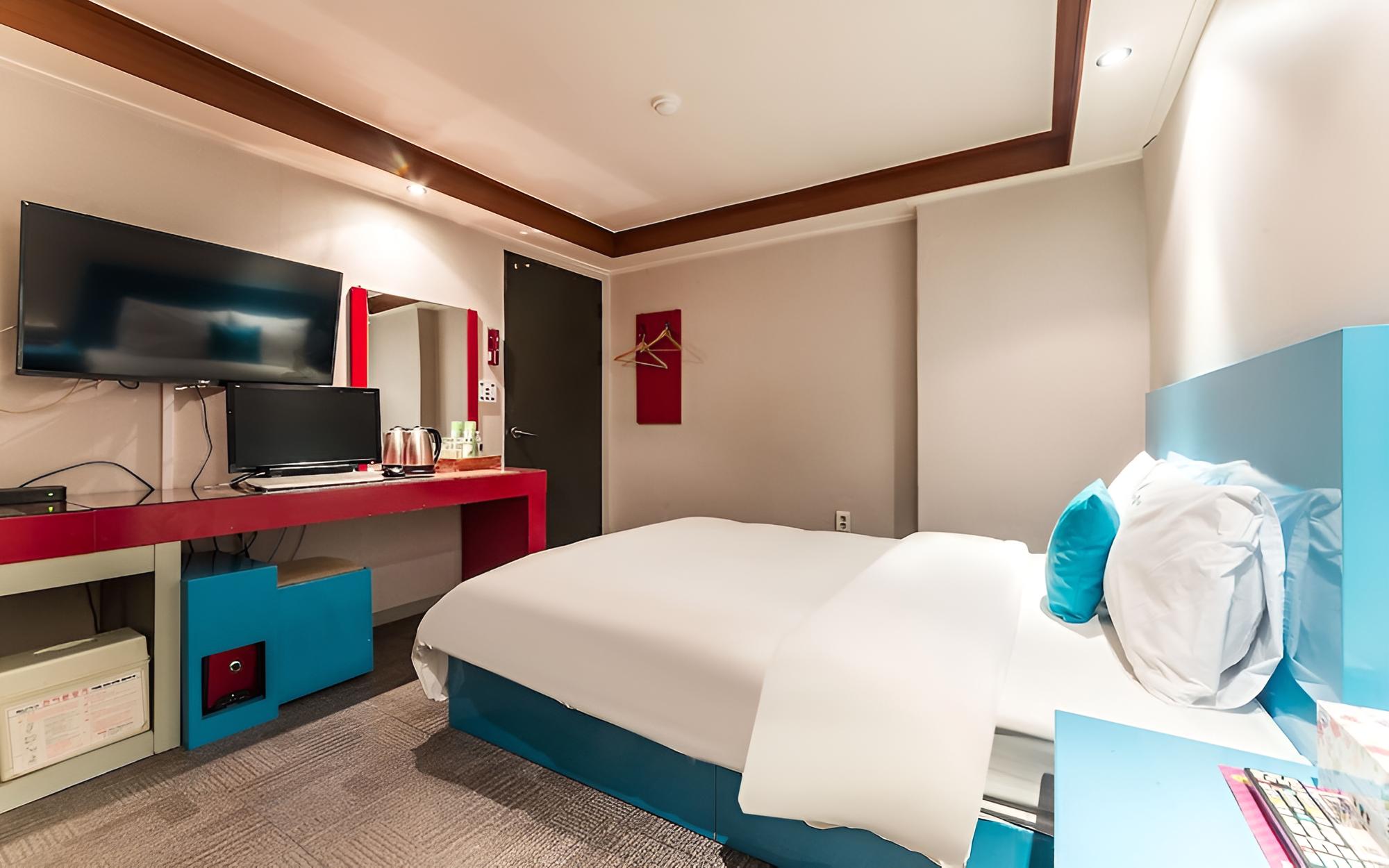 Room (Standard Room) - Photo 7