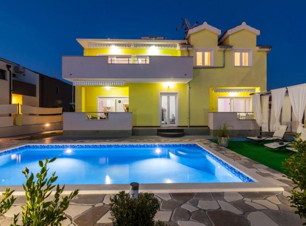 Villa (Villa Ava)