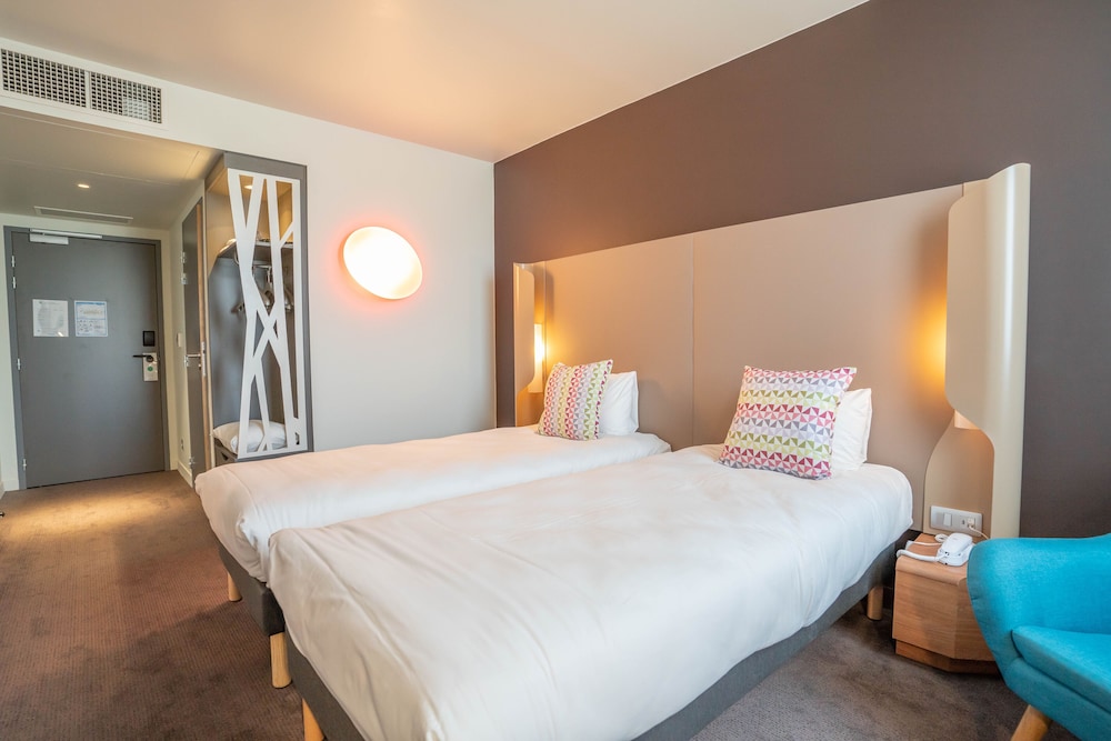 Standard Room, 2 Twin Beds - Photo 5