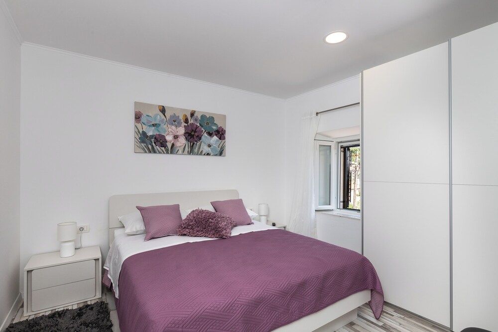 House (Two Bedroom Holiday Home with Terrace) photo 1