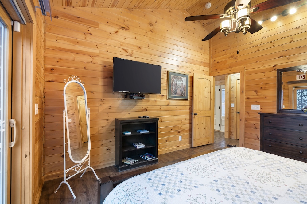 Cabin, Multiple Beds, Balcony, Pool View (Teal’s Treasure)