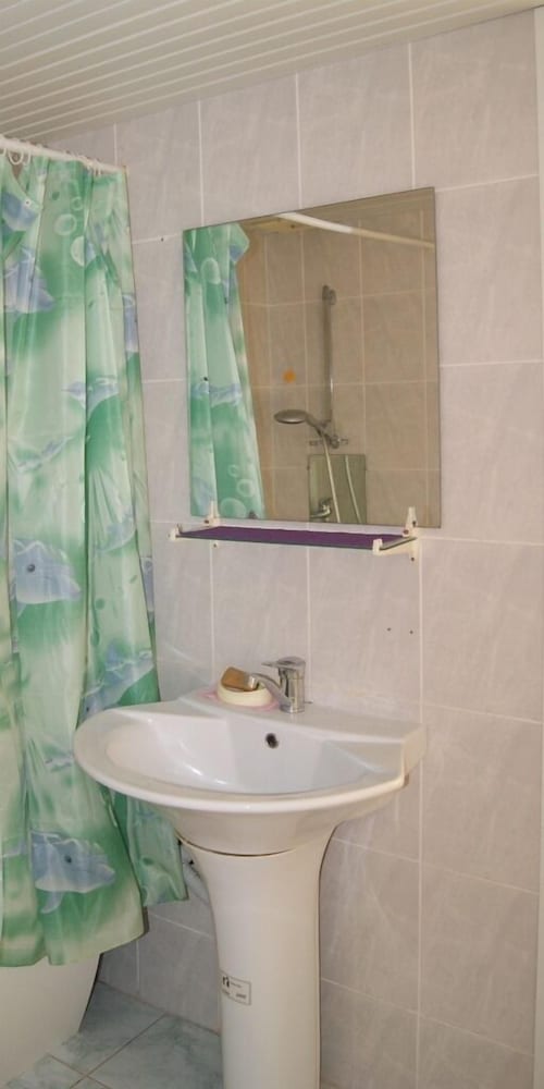 Economy Double Room photo 3