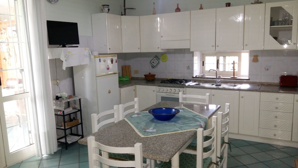 Family Apartment, 2 Bedrooms, Private Bathroom photo 2