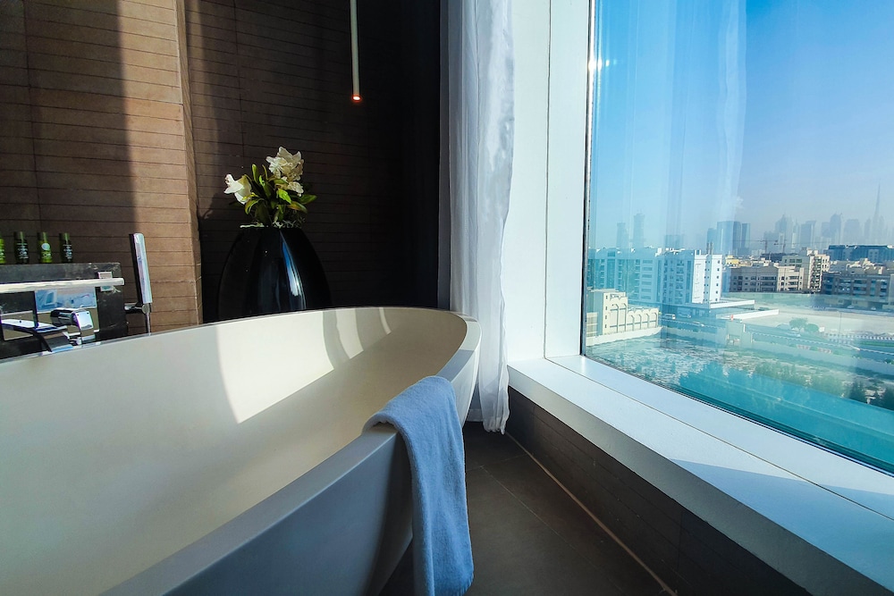 Junior Suite with 1 King Size Bed photo 2