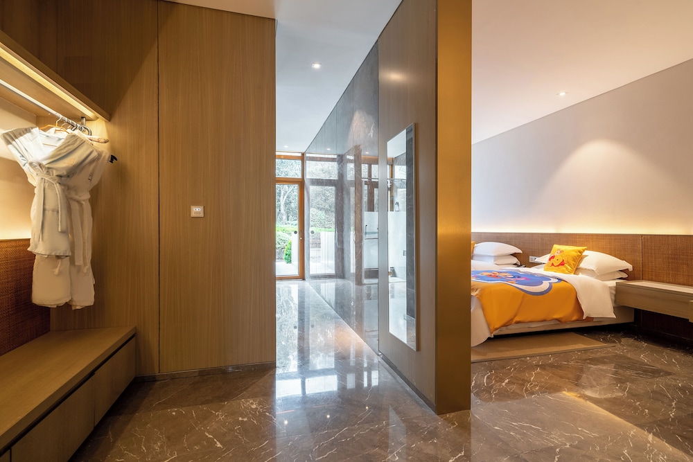 Superior Triple Room, Garden View photo 2