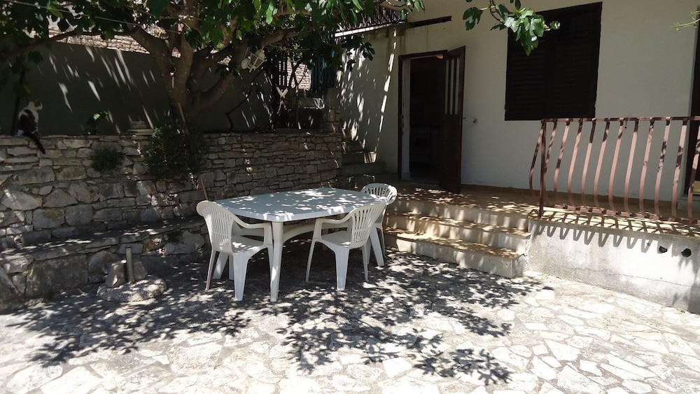 Apartment (Pava - 15m from the sea - A1(5+1))