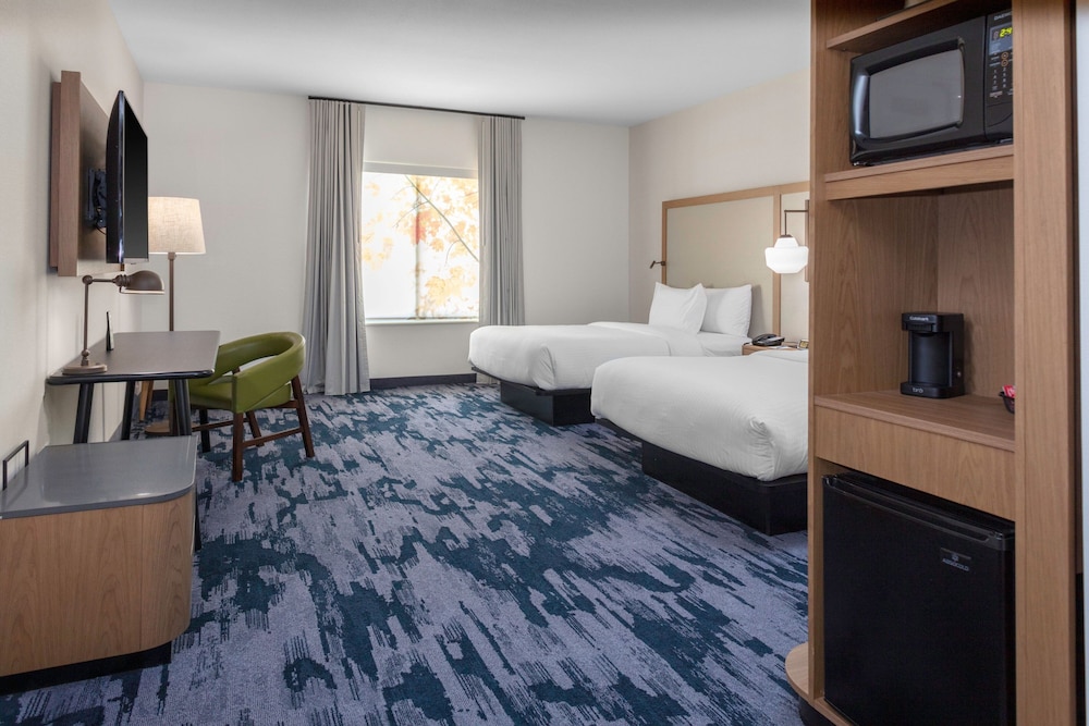 Room, 2 Queen Beds (Hearing Accessible) - Photo 1