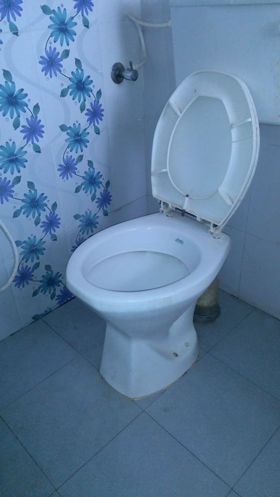 Basic Double Room, 1 Double Bed photo 3