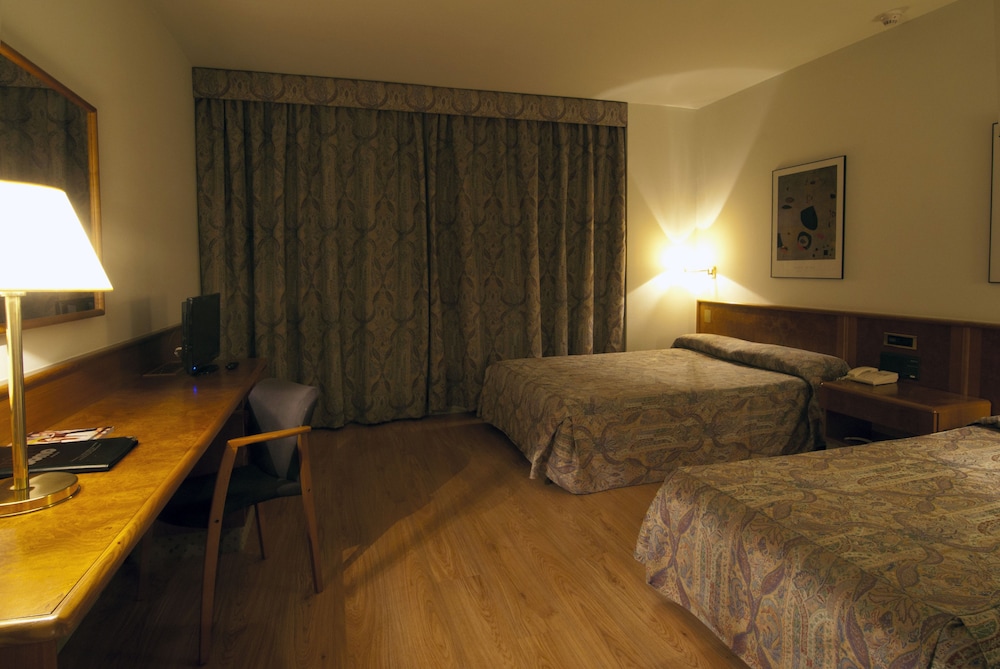 Standard Double Room - Photo 3