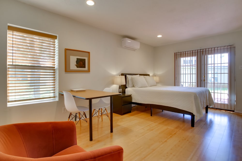 Apartment (0 Bedroom) photo 1