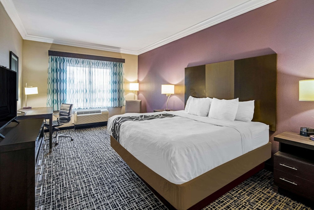 Room, 1 King Bed, Non Smoking - Photo 2