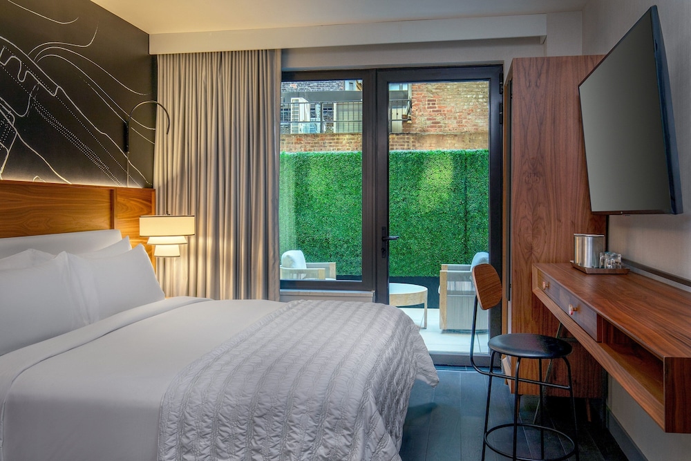 Room, 1 King Bed (Terrace)