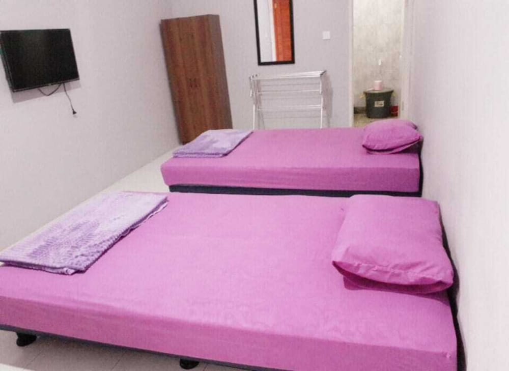 Standard Twin Room - Photo 11