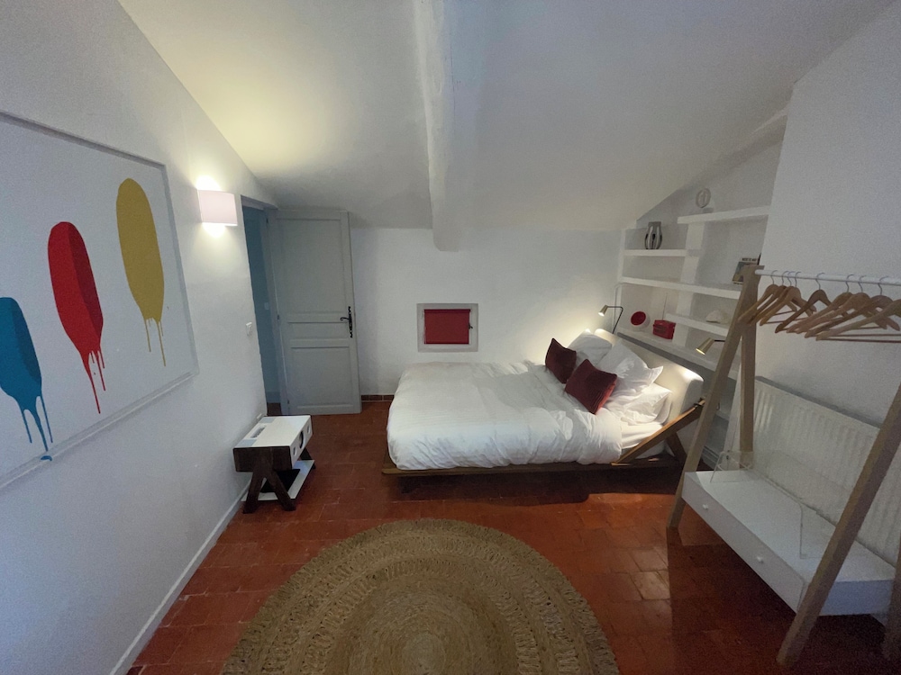 Family Suite with Bathtub