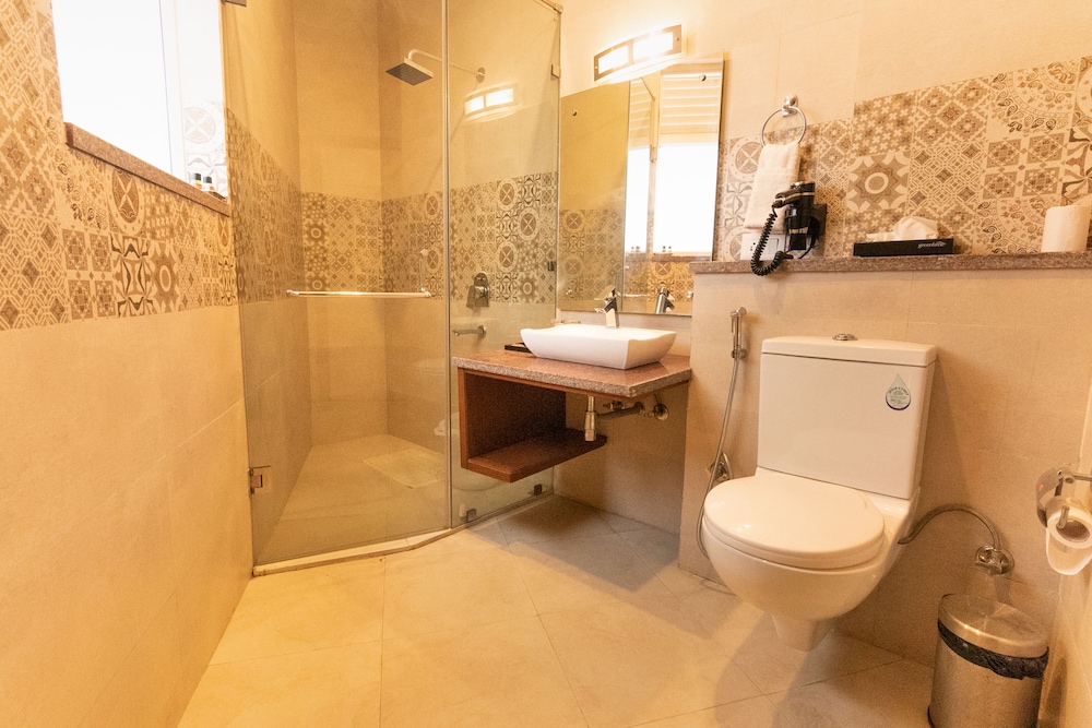 Executive Room - Photo 7