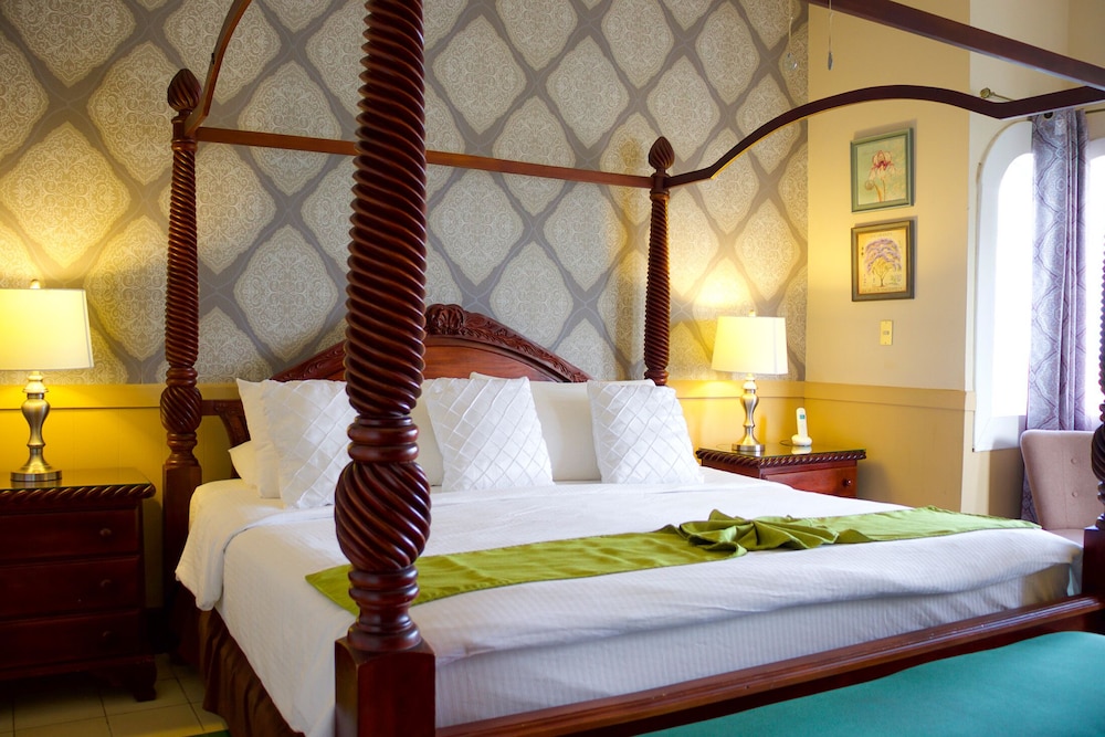 Deluxe Room, 1 King Bed, Sea View