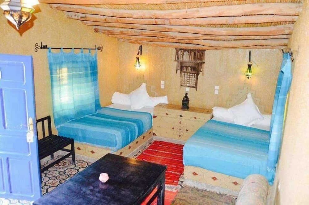 Basic Room, 1 Queen Bed photo 2
