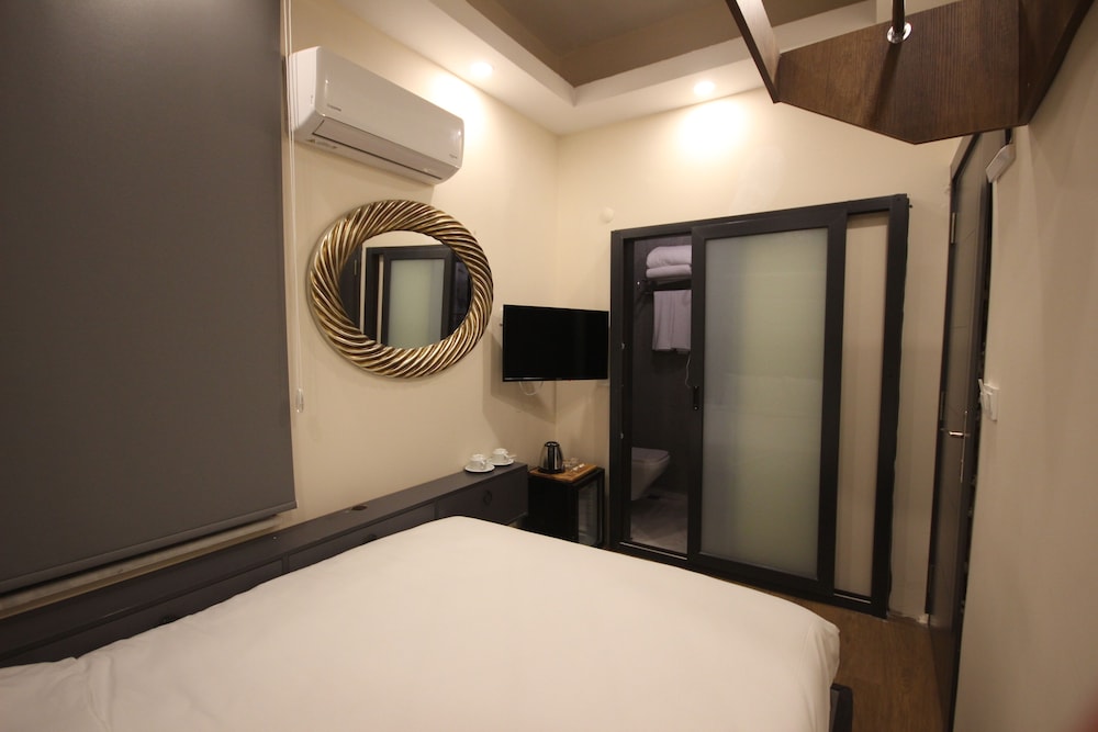 Economy Double Room photo 3