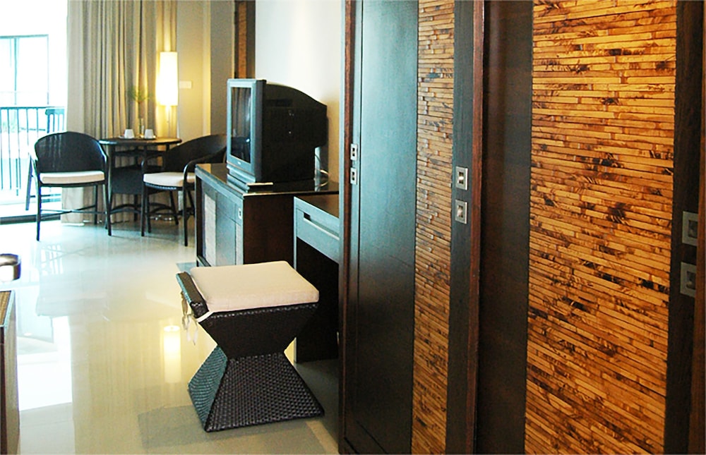 Deluxe Double Room, 1 King Bed - Photo 3