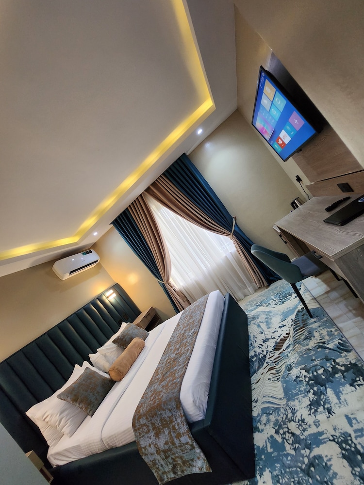 Deluxe Single Room, 1 Queen Bed, Refrigerator