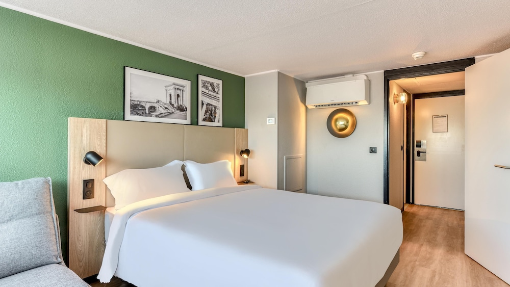 Superior Room, 1 Queen Bed - Photo 2