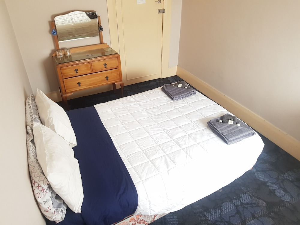 Basic Double Room photo 2