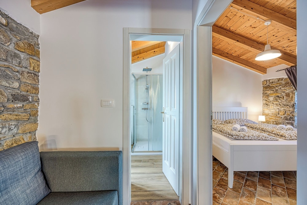 Family Apartment, Multiple Bedrooms (Istrian Casa Pr Marici Sunny Terrace)