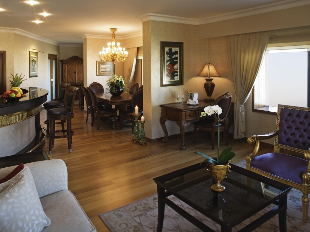 Suite, 1 King Bed, Sea View