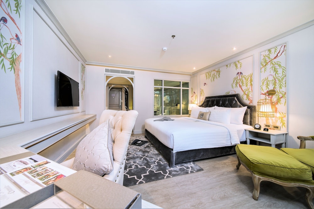 Deluxe Suite photo 3