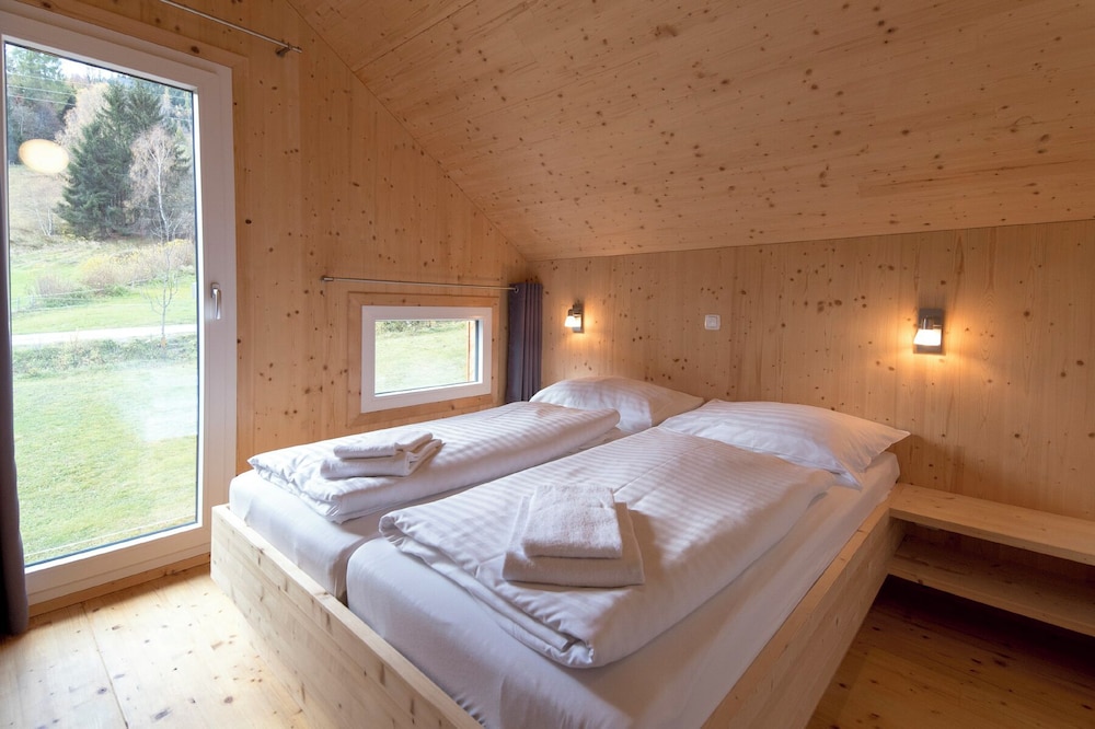 Chalet # 25a  mit 4 Schlafzimmern, IR-Sauna & Whirlpool