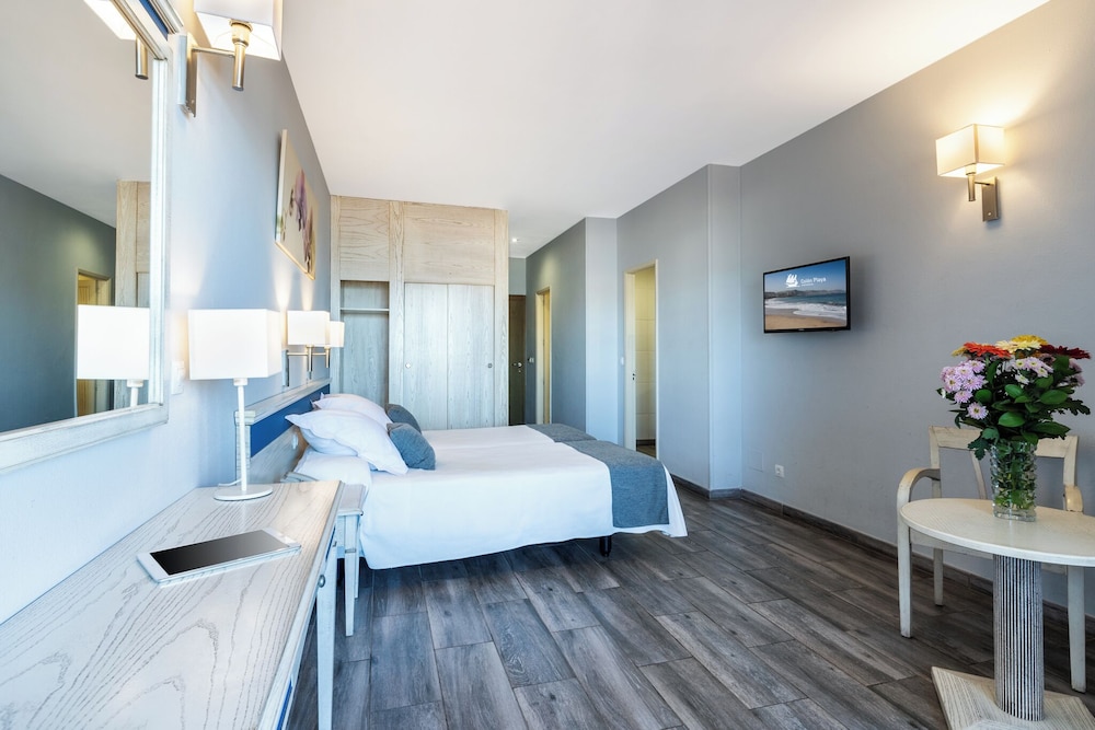 Standard Triple Room, Sea View - Photo 2