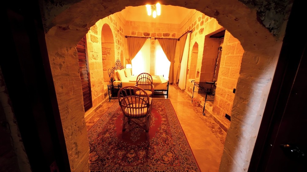 Deluxe Double or Twin Room - Photo 14