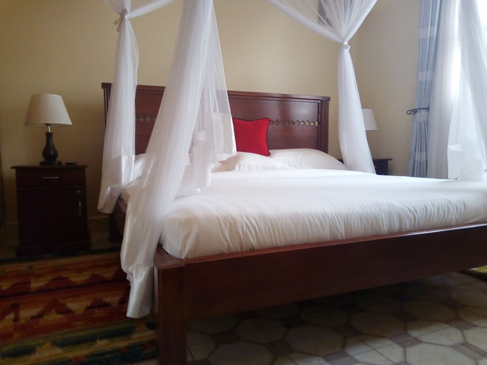 Family Apartment, 2 Bedrooms, Courtyard View photo 2