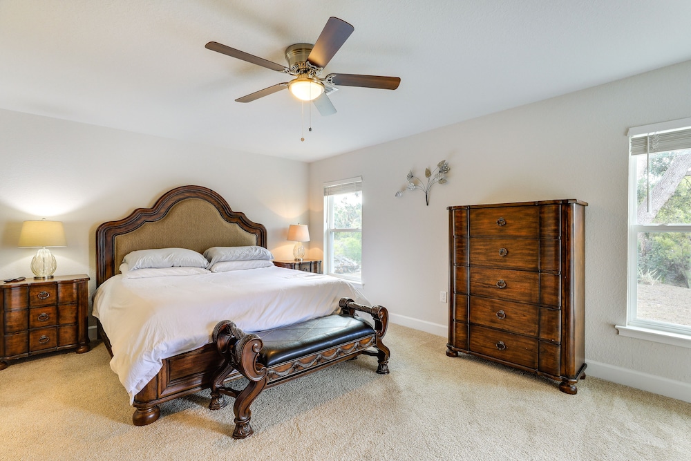 House (4 Bedrooms) photo 2