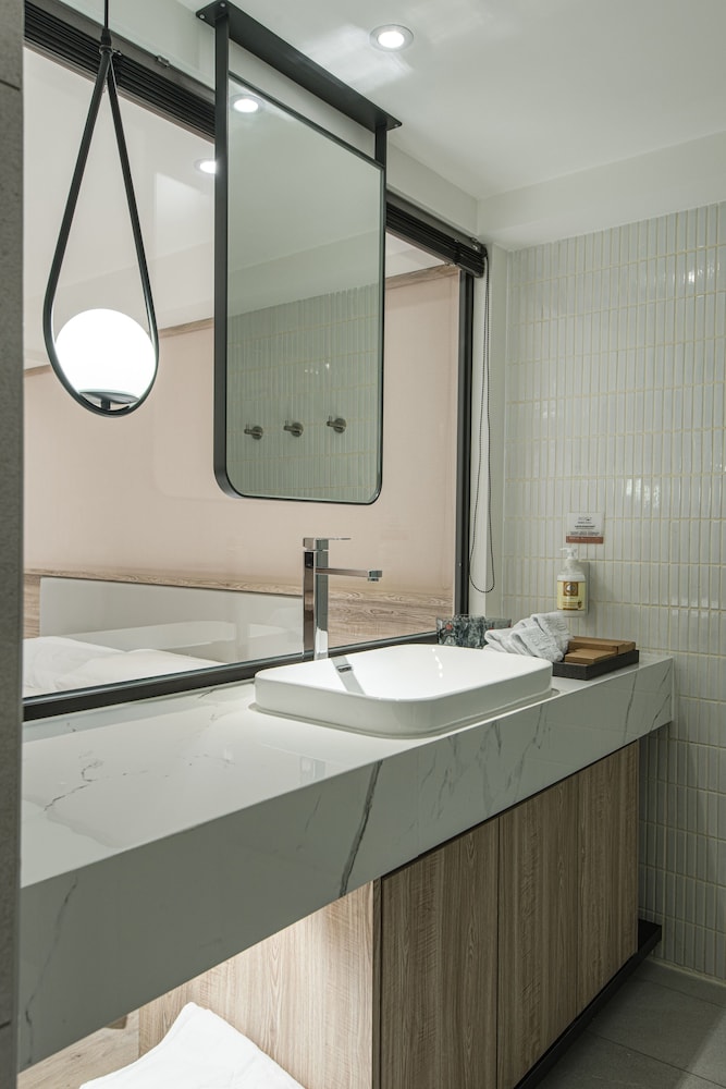 Superior Quadruple Room - Photo 4