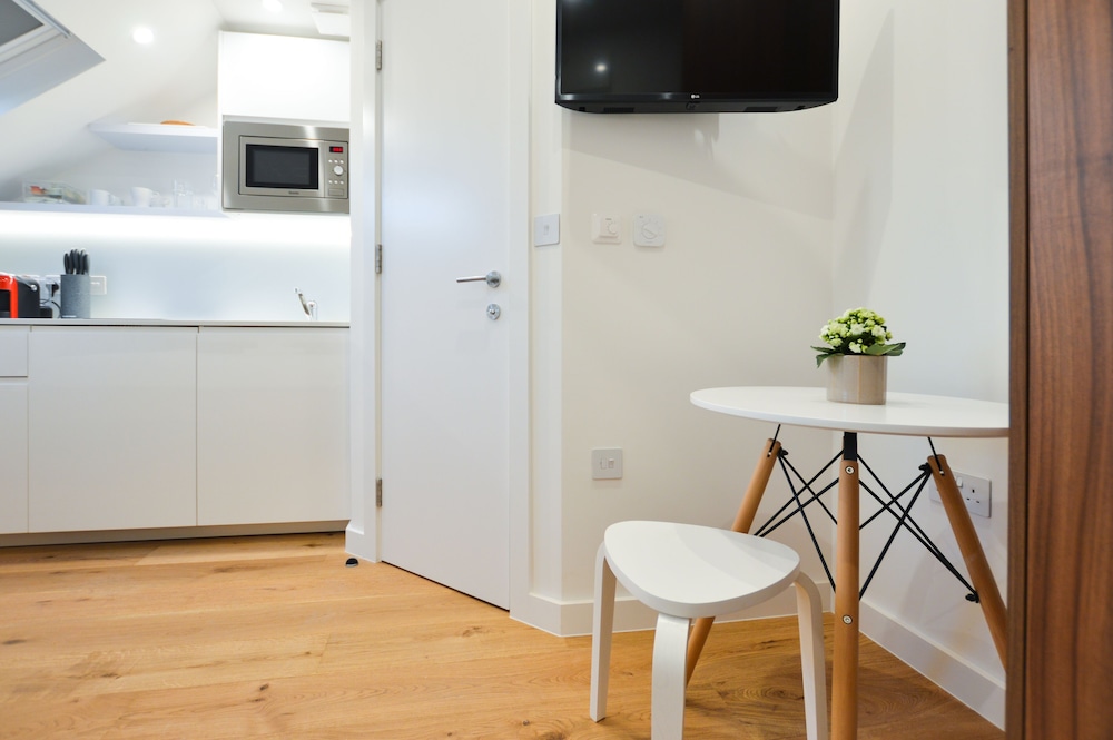 Lower Ground Floor One Bedroom Apartment photo 1