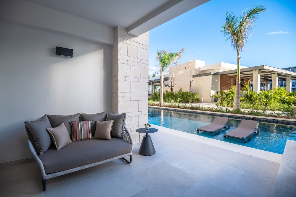 Club Junior Suite Swim Up King