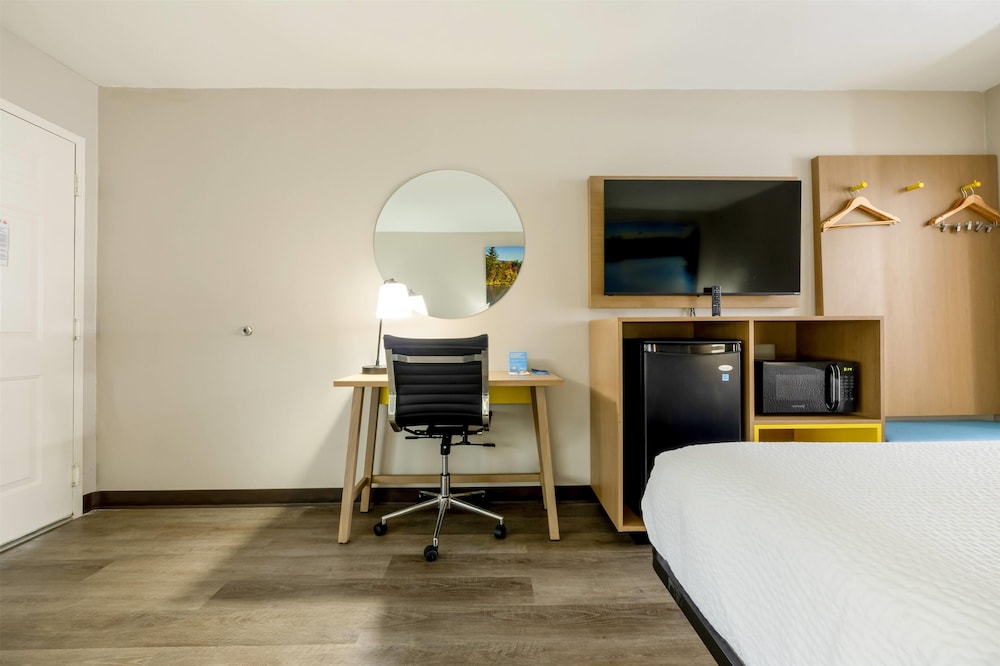 1 King Bed, Superior Room, Non-Smoking - Photo 4