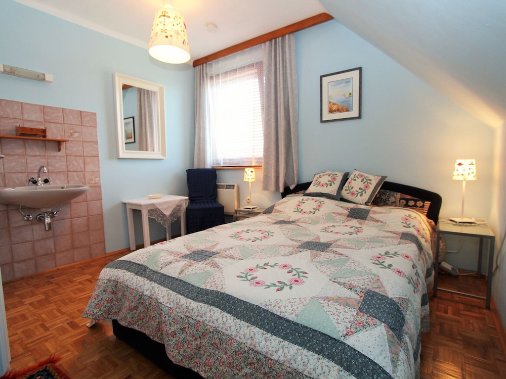 Classic Apartment, 2 Bedrooms photo 3