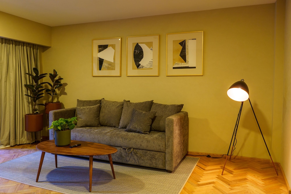 Royal Apartment, 2 Bedrooms, Kitchenette, City View photo 1