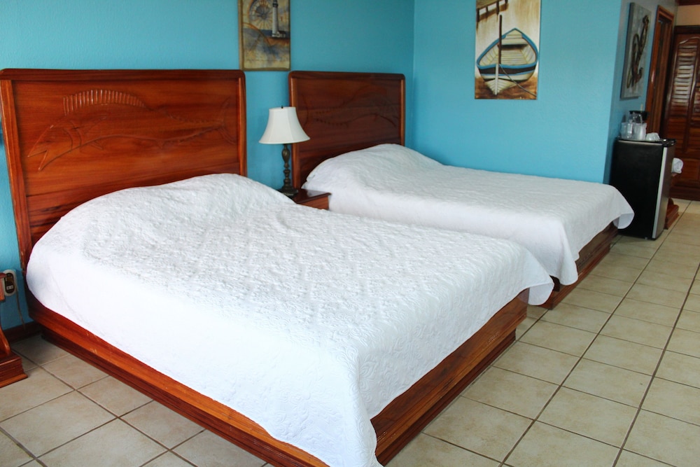 Suite, 2 Queen Beds photo 3