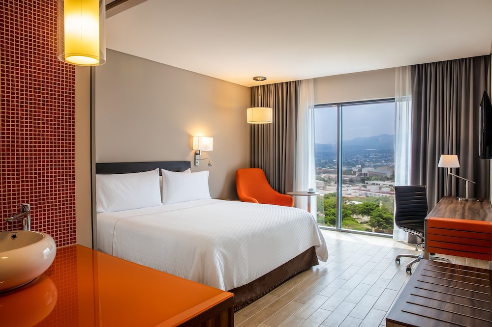 Superior Room, 1 King Bed, Non Smoking