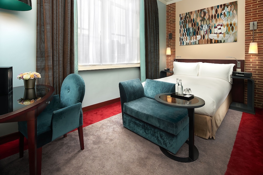 Classic Room, 1 Queen Bed, City View (Garden or City View)